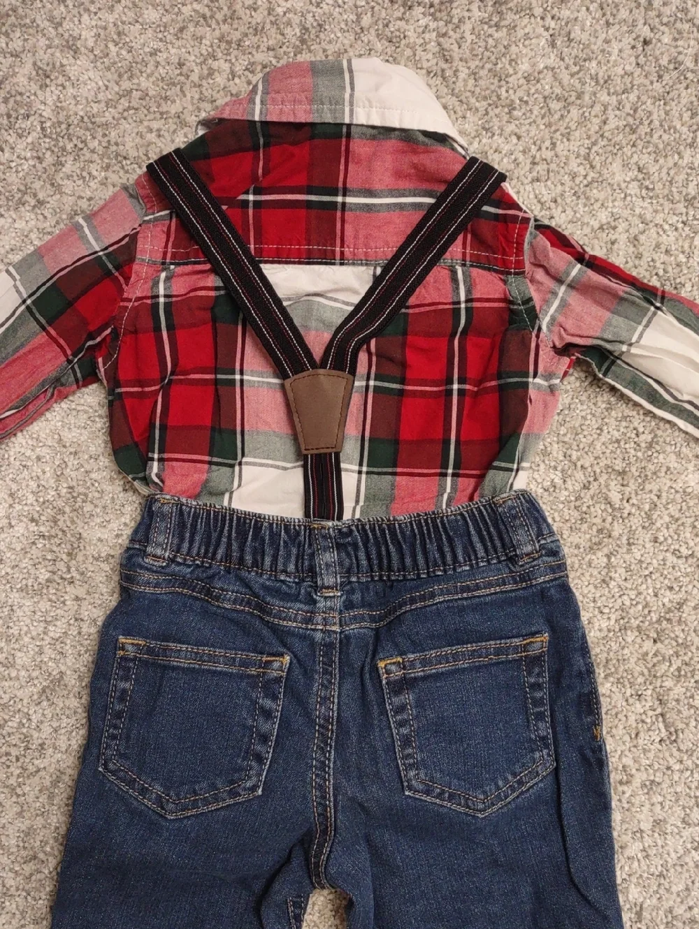 Carter's Boy's Suspender Outfit - Picture 5 of 5